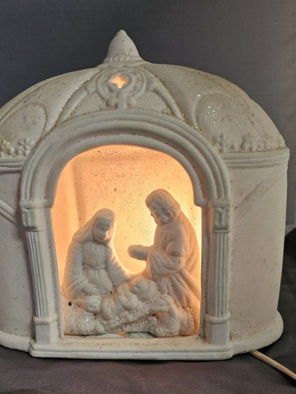 Lighted Porcelain Nativity Scene White 6' UL Cord is Missing. 8x7.5x3.5"